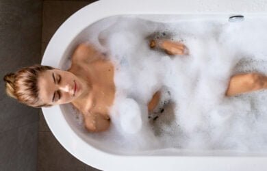 Les Bienfaits d'un Bain Chaud sur le Sommeil, prendre un bain chaud, qualité du sommeil, endormissement, température corporelle, horloge circadienne