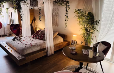 Offrir une Nuit Inoubliable dans une Love Room : La Carte Cadeau qui Transforme vos Rêves en Souvenirs Éternels