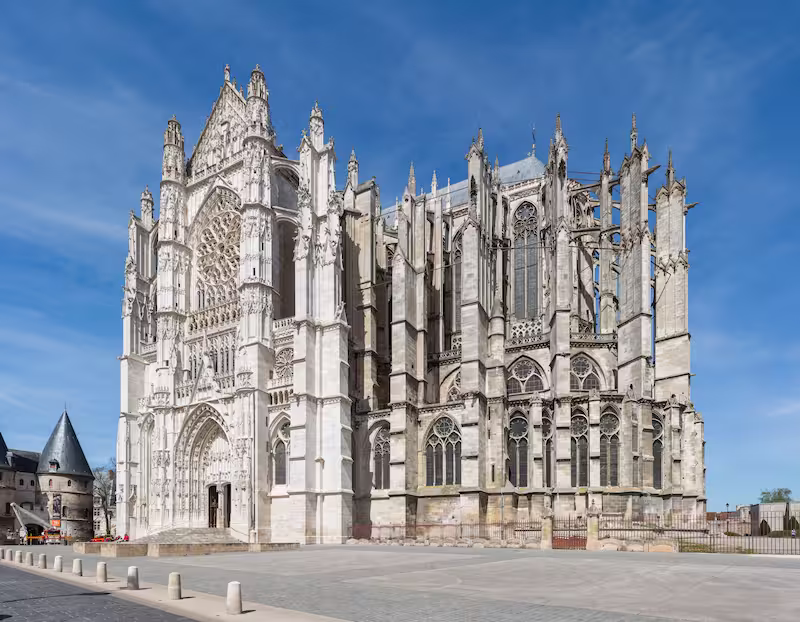 Que faire à Beauvais en Amoureux ? Au-delà de la Visite, l'Expérience d'une Vie