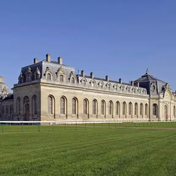 Que faire à Chantilly en Amoureux ? Le Guide Magique pour un Séjour Inoubliable, Que faire à Chantilly, Idée Romantique, Château de Chantilly, Crème Chantilly, escapade romantique