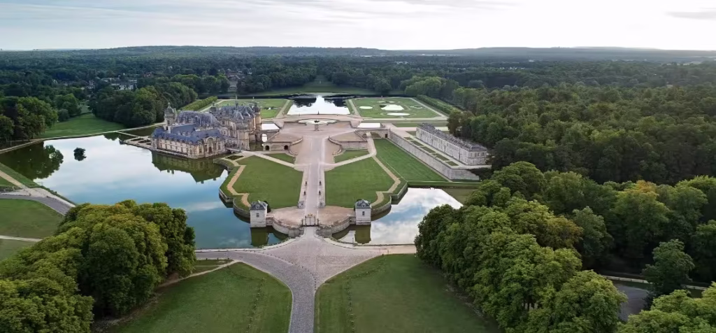 Que faire à Chantilly en Amoureux ? Le Guide Magique pour un Séjour Inoubliable, Que faire à Chantilly, Idée Romantique, Château de Chantilly, Crème Chantilly, escapade romantique