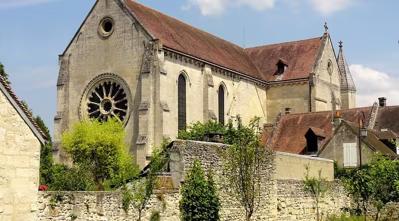 Votre Week-end en amoureux à Compiègne : Une Escapade Hors du Temps, L'Abbaye de Saint-Jean-aux-Bois