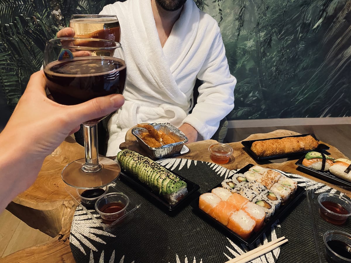 Le Nid Boisé : l'évasion romantique dans l'Oise aux accents de Bali avec sauna et douche sensorielle