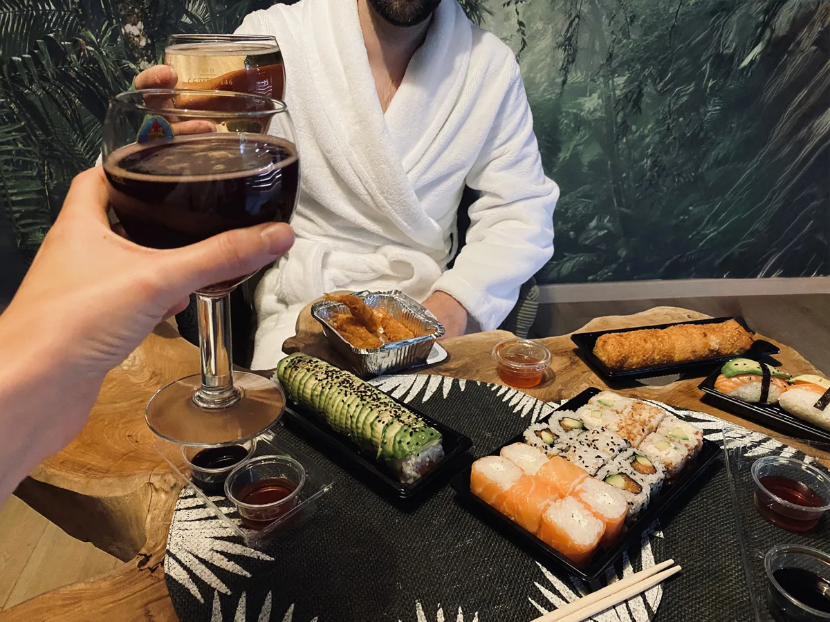 Le Nid Boisé : l'évasion romantique dans l'Oise aux accents de Bali avec sauna et douche sensorielle