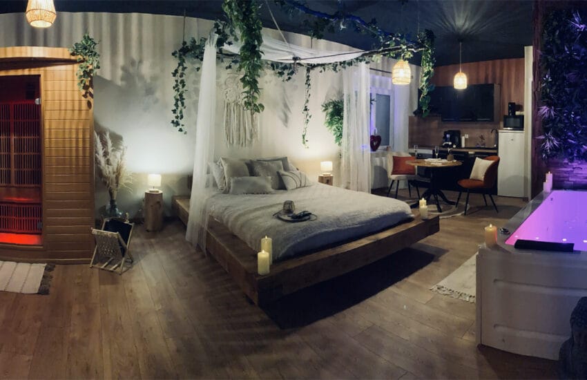Le Jardin d'Éden : la love room bohème avec jacuzzi et sauna dans l'Oise qui fait rêver les couples